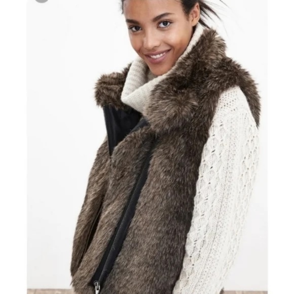 Banana Republic Faux Fur Moto vest - Picture 2 of 10